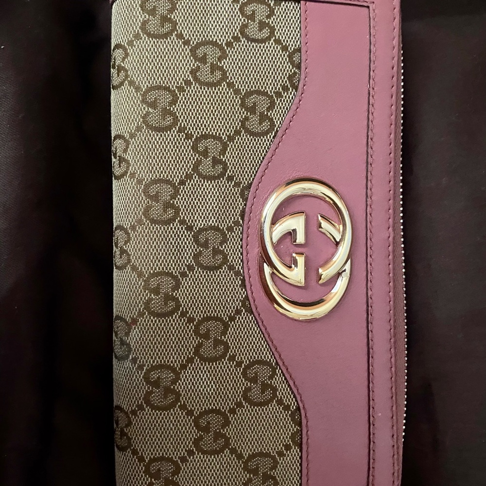 Gucci GG print and Pink Leather Wallet.